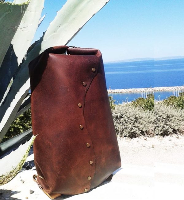 Δερματινο Backpack ONE PIECE απο δερμα Cow Hide Vintage και μεταλλικες λεπτομερειες τιμη 128 Eu