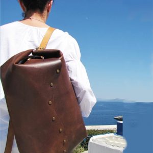 Δερματινο Backpack ONE PIECE απο δερμα Cow Hide Vintage και μεταλλικες λεπτομερειες τιμη 128 Eu