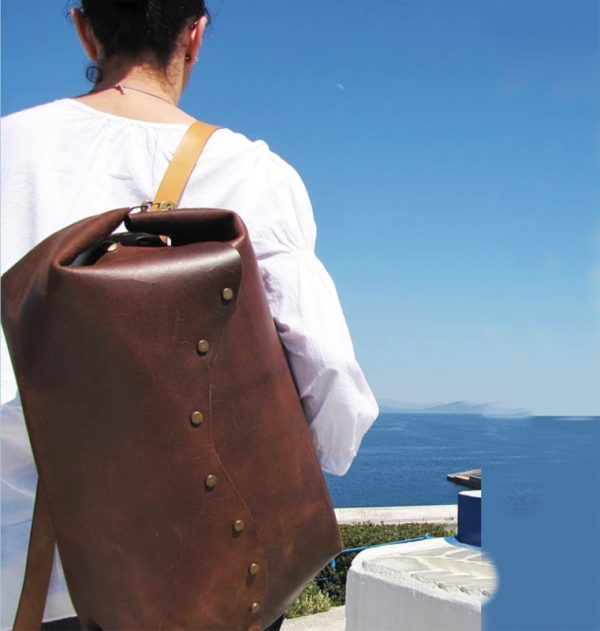 Δερματινο Backpack ONE PIECE απο δερμα Cow Hide Vintage και μεταλλικες λεπτομερειες τιμη 128 Eu